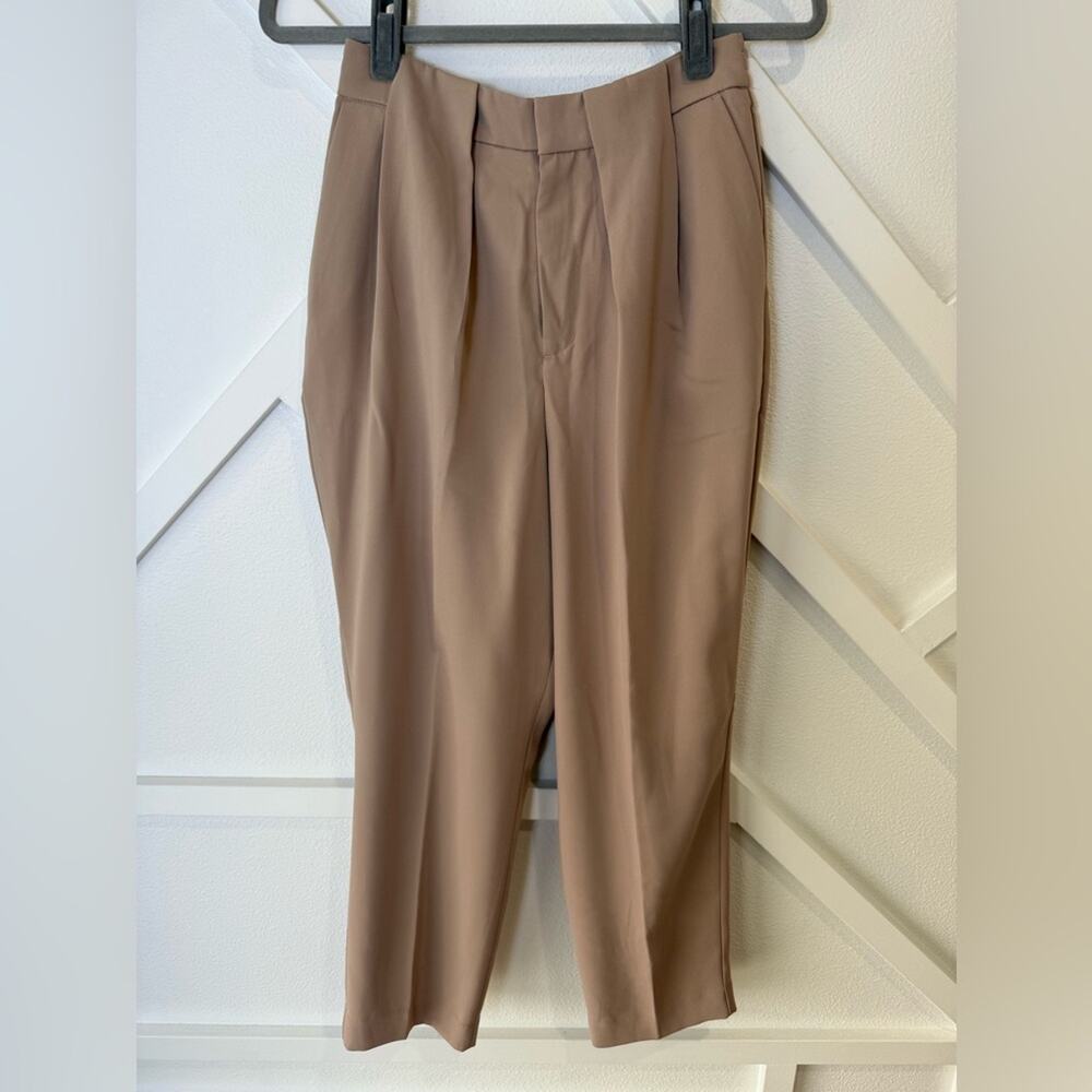 NWT Express Cropped Pleated Front High Rise Ankle Pants Tan Size Small